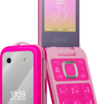 Um telefone de flip rosa. Com o nome da Barbie